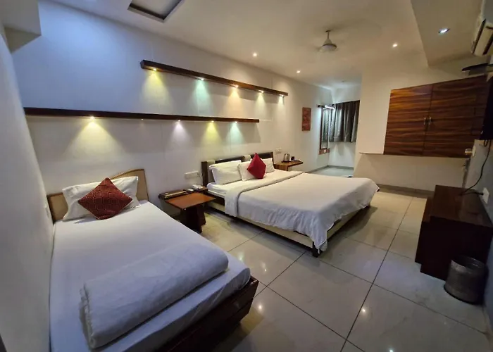 Pet Friendly hotel: Hotel Kalinga Lake View
